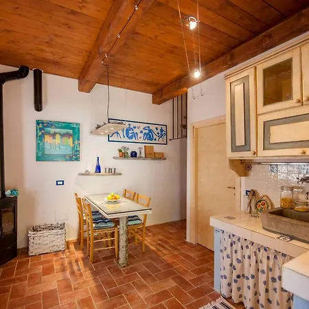 Fienile Vignanova بيت للعطل Gerfalco